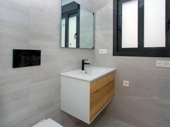 2-bedroom Apartment In Torrevieja, Spain (83 M²)