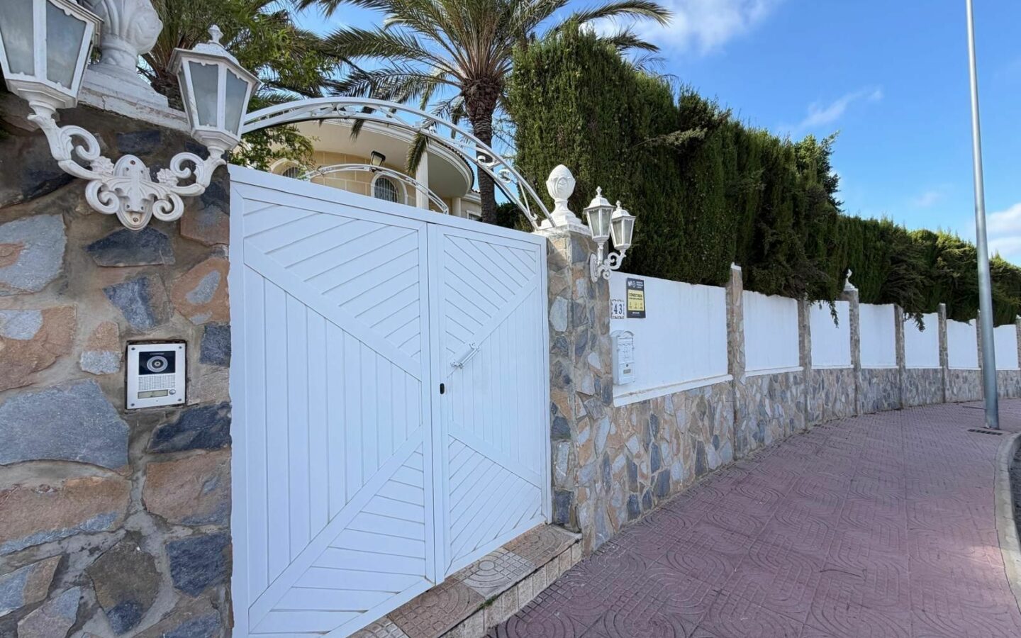 Villa 884 M² In Rojales, Spain – Mediter Real Estate