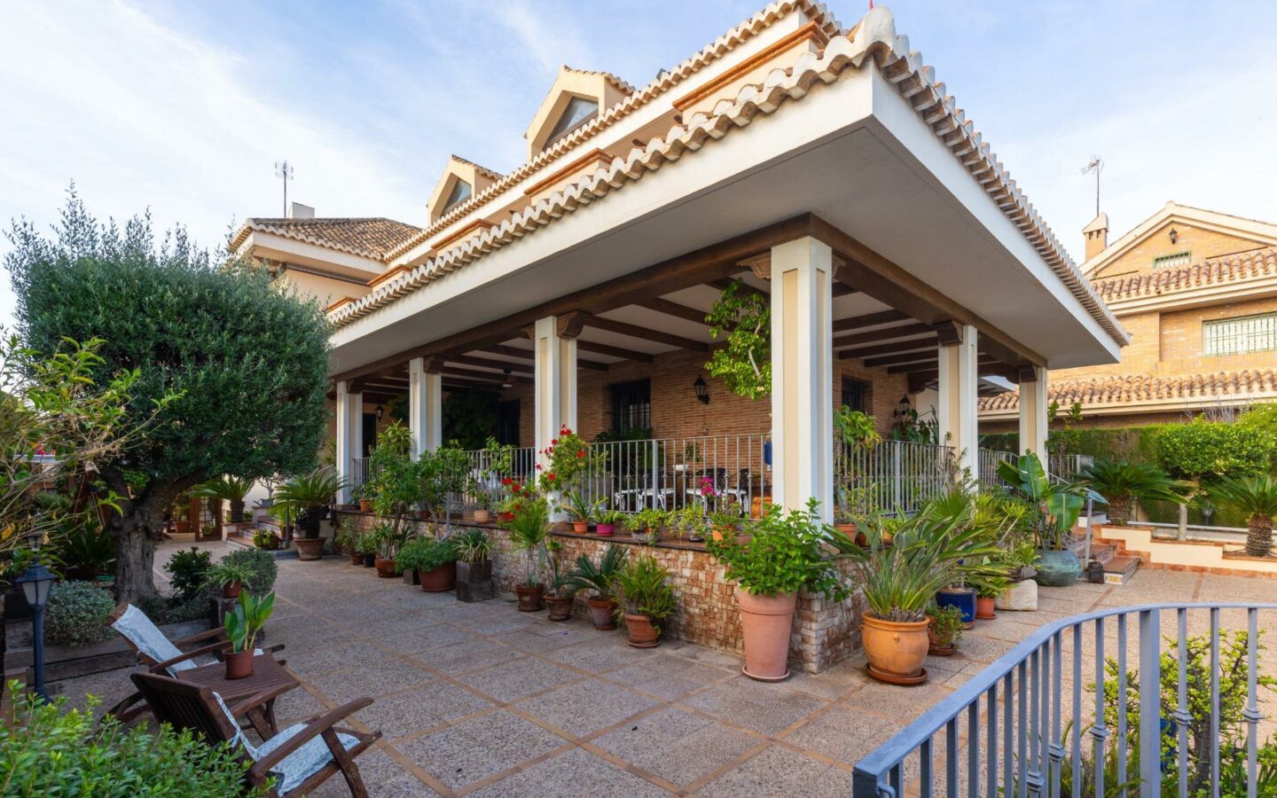 6-bedroom Villa In Torrevieja, Spain (720 M²)