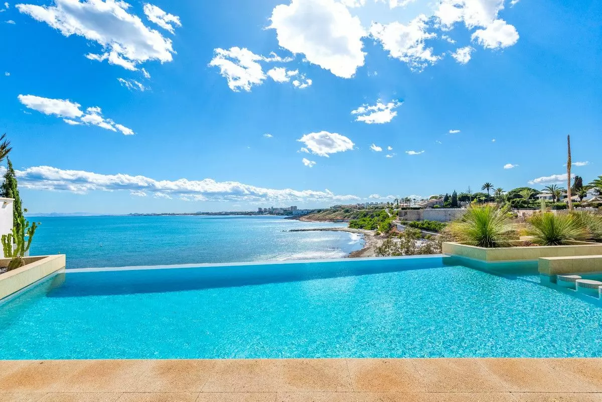 Villa 479 M² In Cabo Roig, Spain – Mediter Real Estate