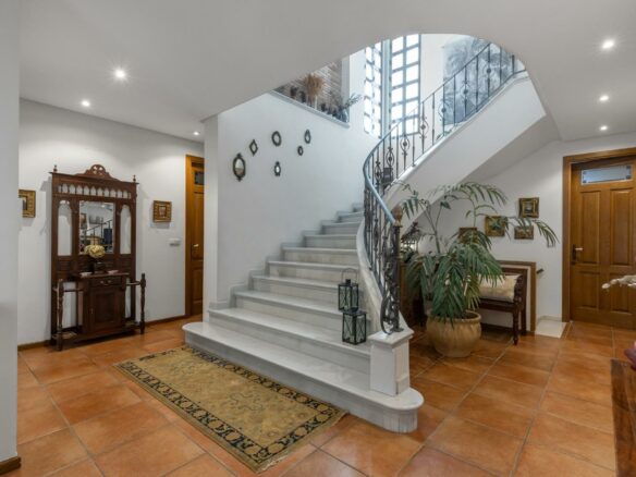 6-bedroom Villa In Torrevieja, Spain (720 M²)