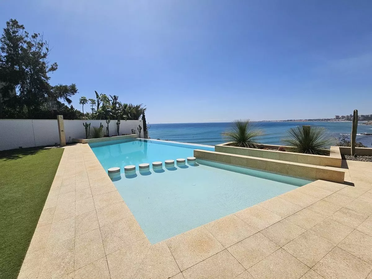 Villa 479 M² In Cabo Roig, Spain – Mediter Real Estate