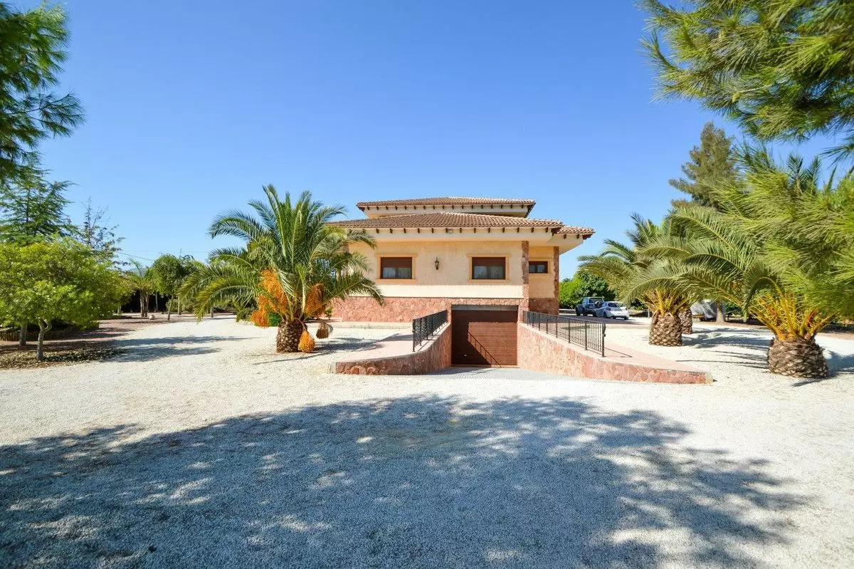 Villa 270 M² In Orihuela, Spain – Mediter Real Estate