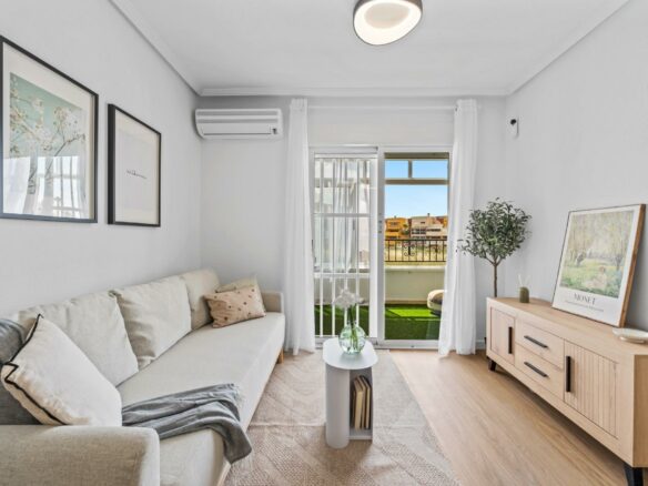2-bedroom Apartment In Orihuela Costa, Spain (68 M²)