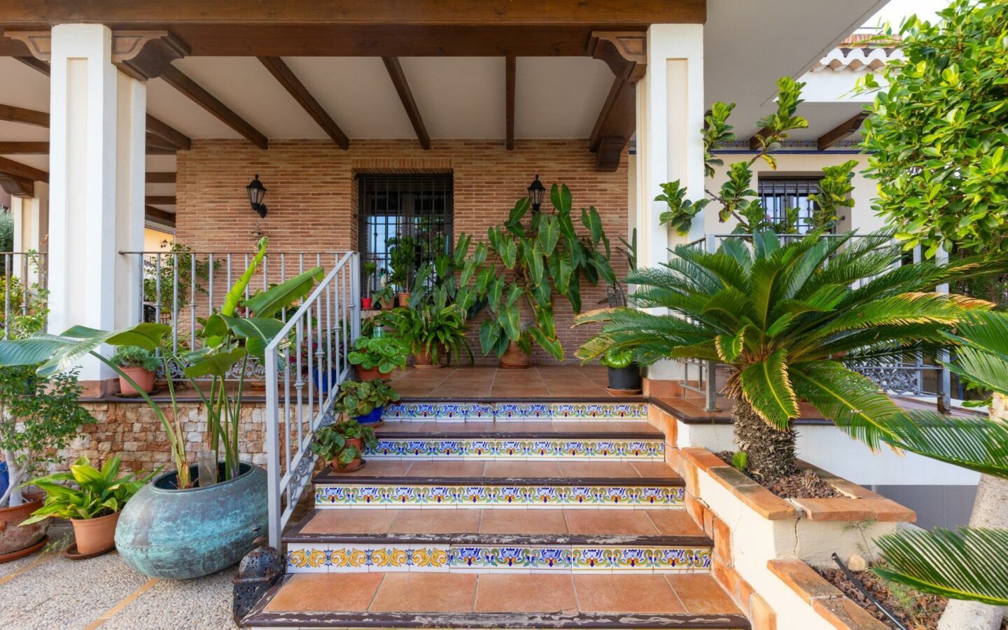 6-bedroom Villa In Torrevieja, Spain (720 M²)