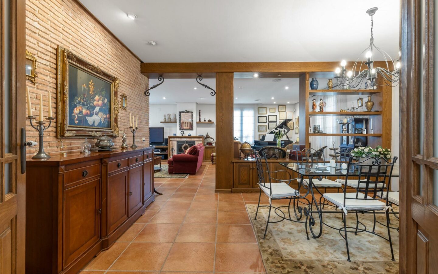 6-bedroom Villa In Torrevieja, Spain (720 M²)