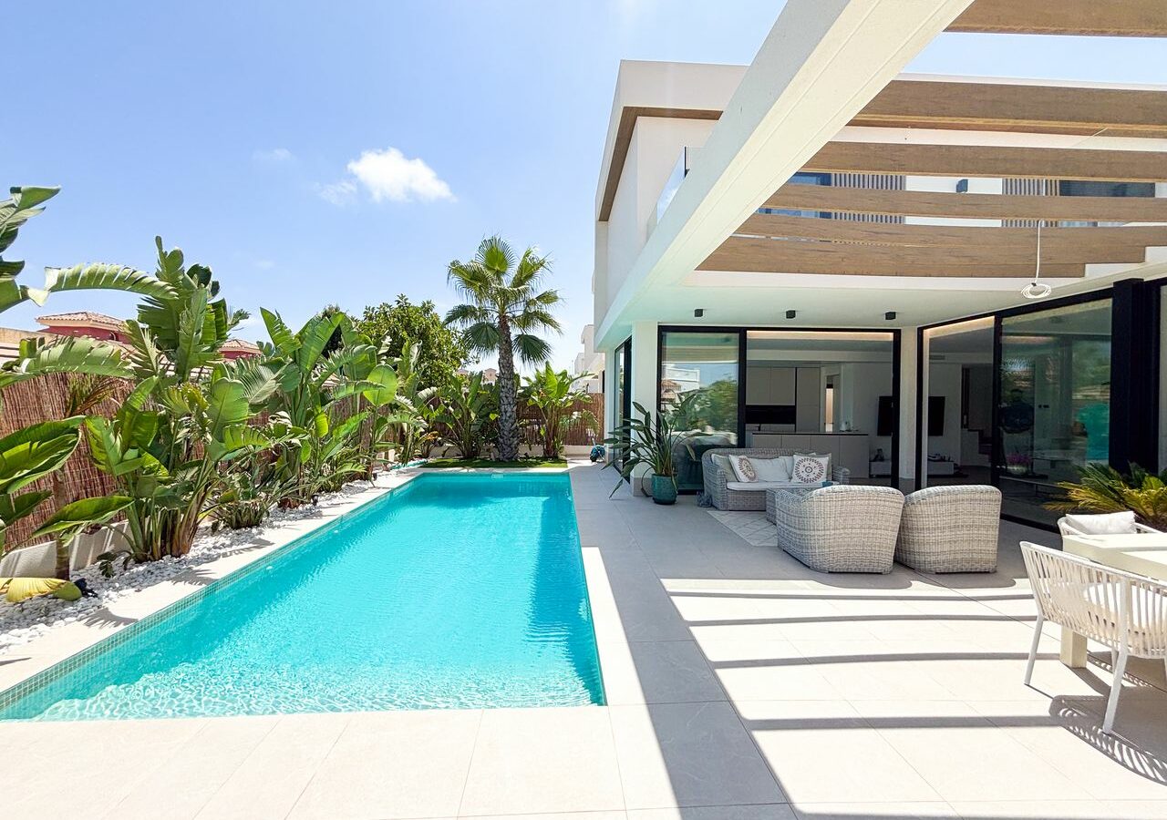 Villa 130 M² In Orihuela Costa, Spain – Mediter Real Estate