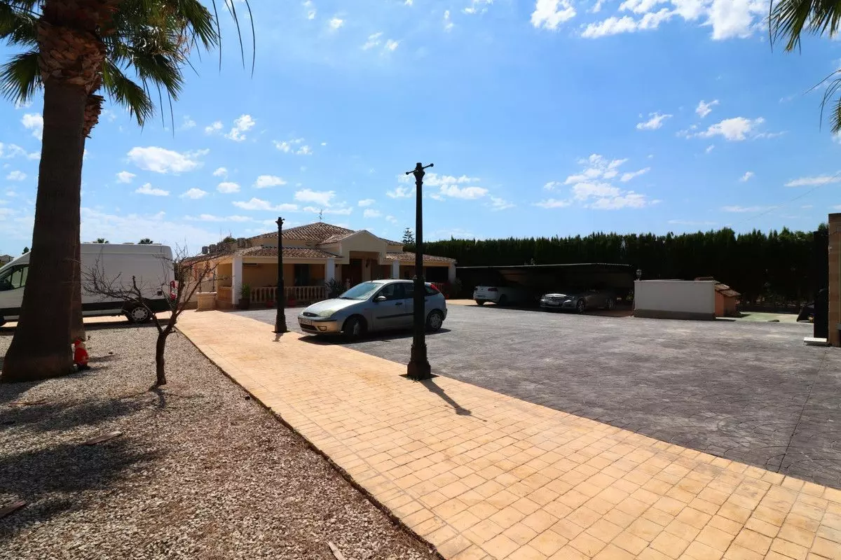 Villa 299 M² In Almoradi, Spain – Mediter Real Estate