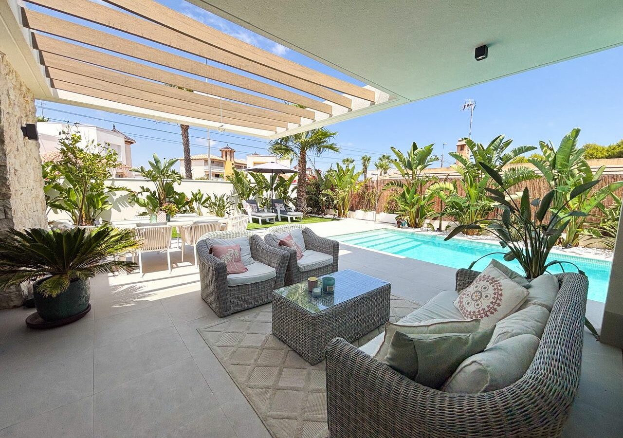 Villa 130 M² In Orihuela Costa, Spain – Mediter Real Estate