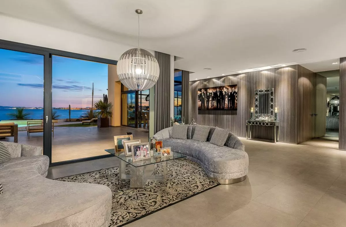 Villa 479 M² In Cabo Roig, Spain – Mediter Real Estate