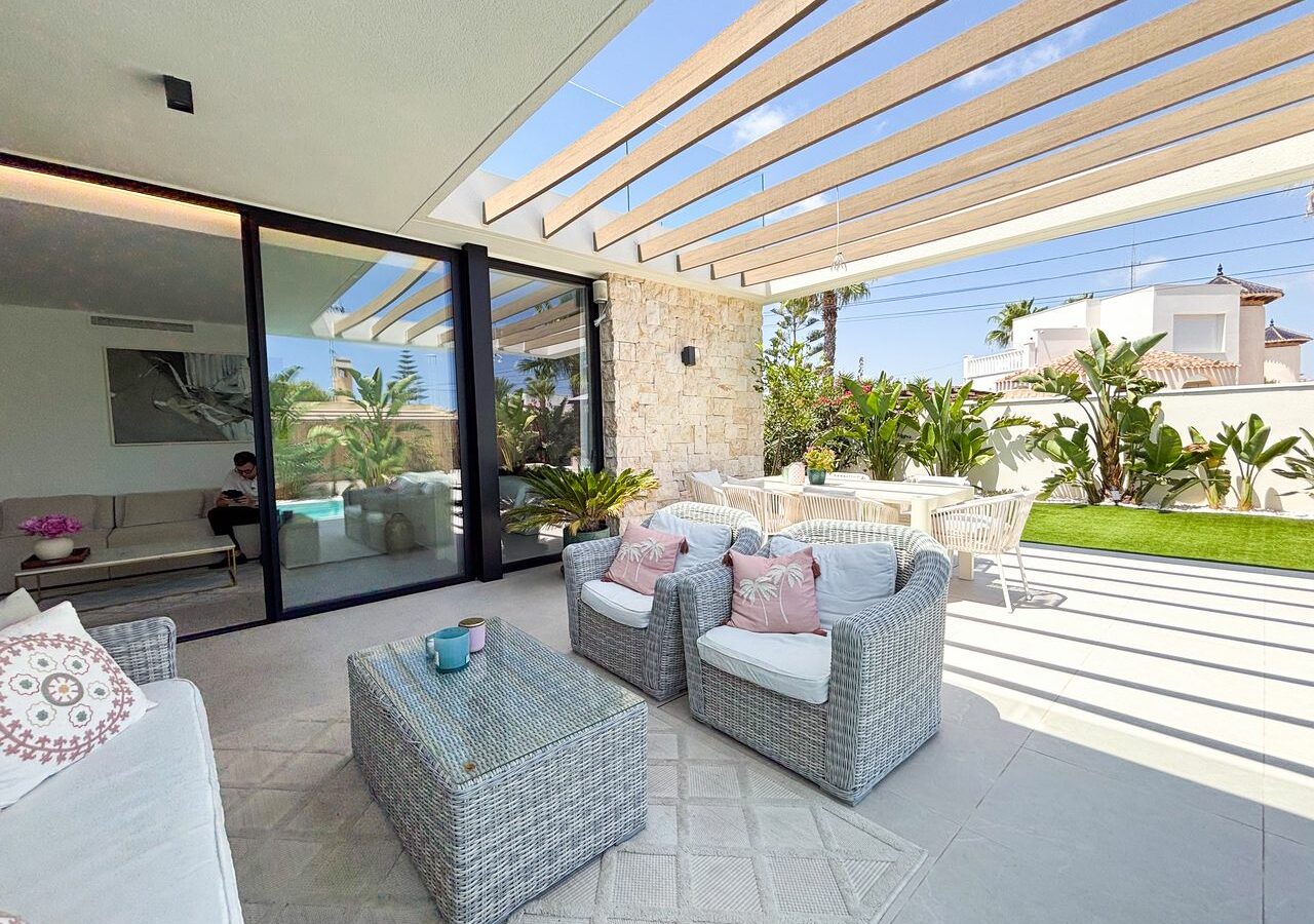 Villa 130 M² In Orihuela Costa, Spain – Mediter Real Estate
