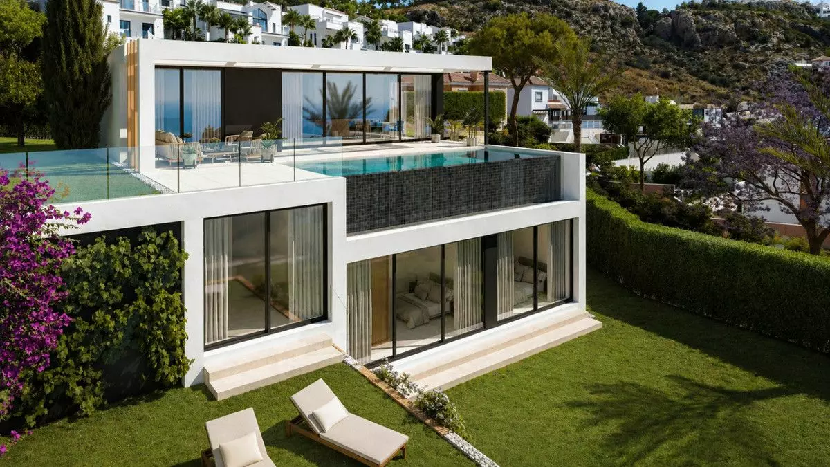 Villa Of 410 M² In Benalmádena, Spain