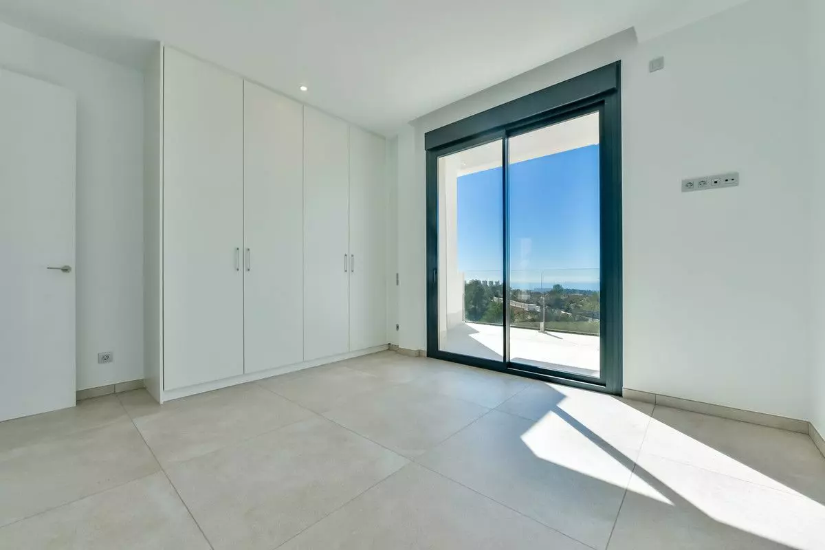 Villa Of 365 M² With Features In Finestrat, Spain