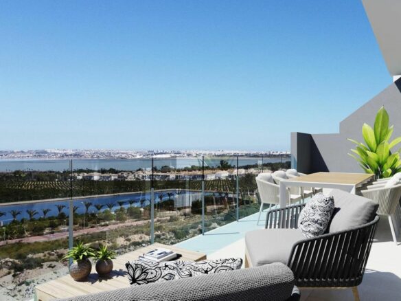 House Of 77 M² With Sea Views In Orihuela Costa, Spain