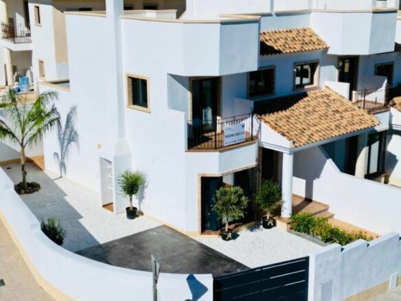 Villa Of 64 M² In Cox, Spain