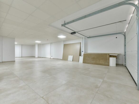 Villa Of 365 M² With Features In Finestrat, Spain