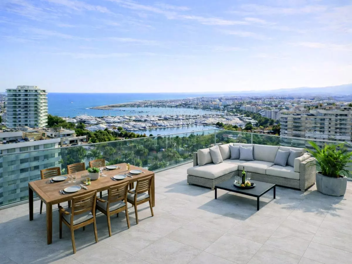 Apartment Of 80 M² In Torrevieja, Spain