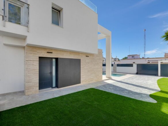 Villa Of 238 M² In Torrevieja, Spain