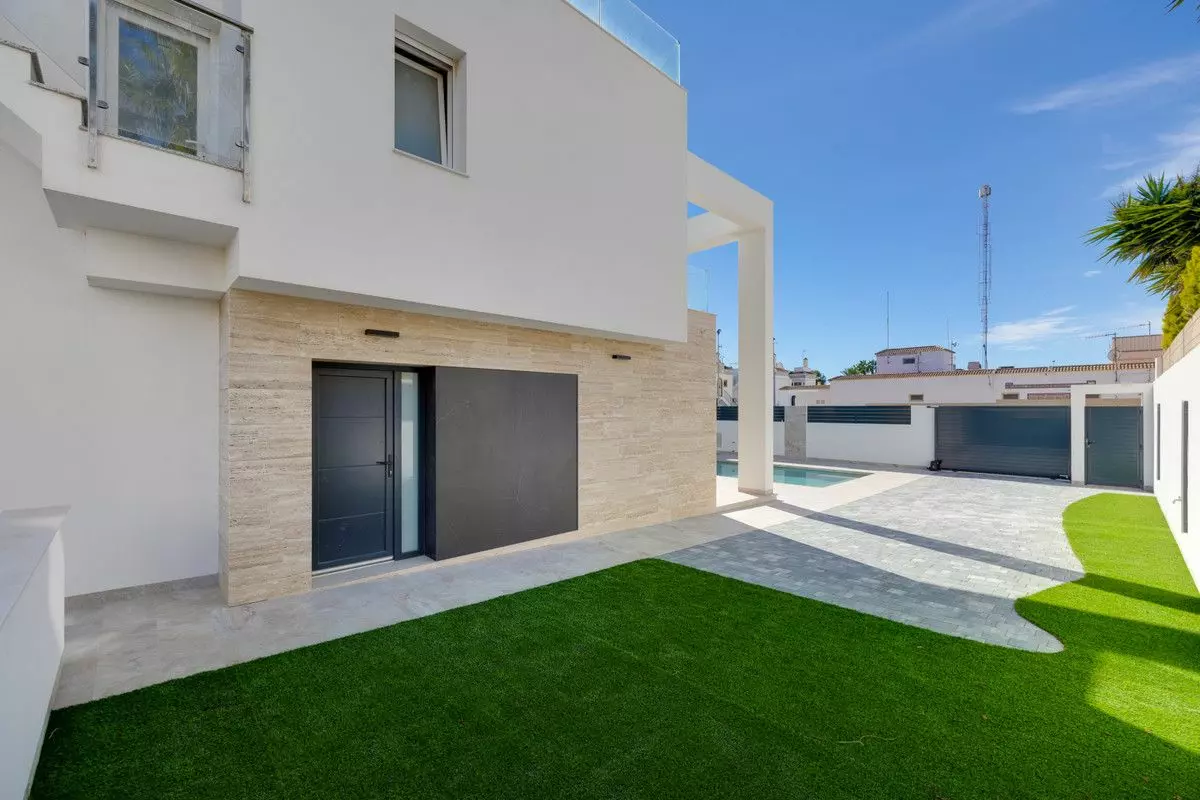 Villa Of 238 M² In Torrevieja, Spain