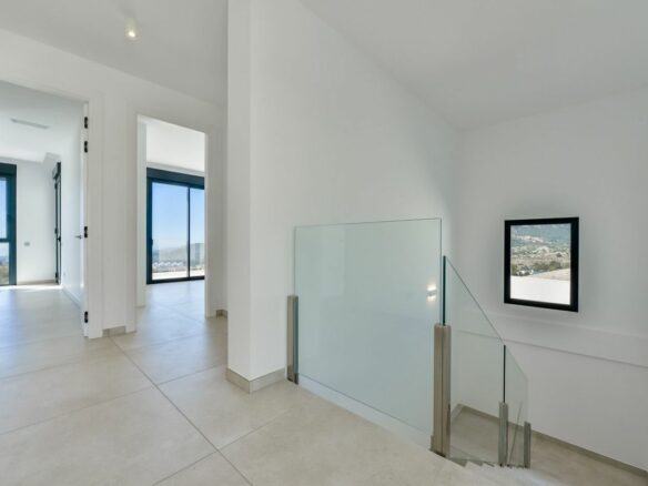 Villa Of 365 M² With Features In Finestrat, Spain
