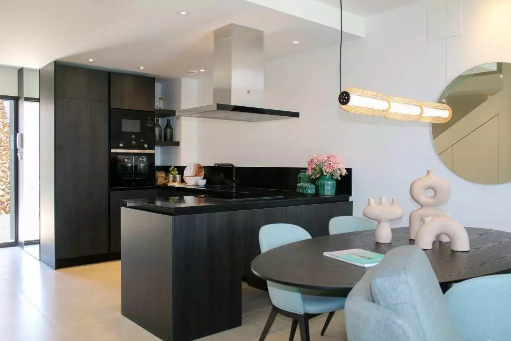 Villa Of 109 M² With Features In Algorfa