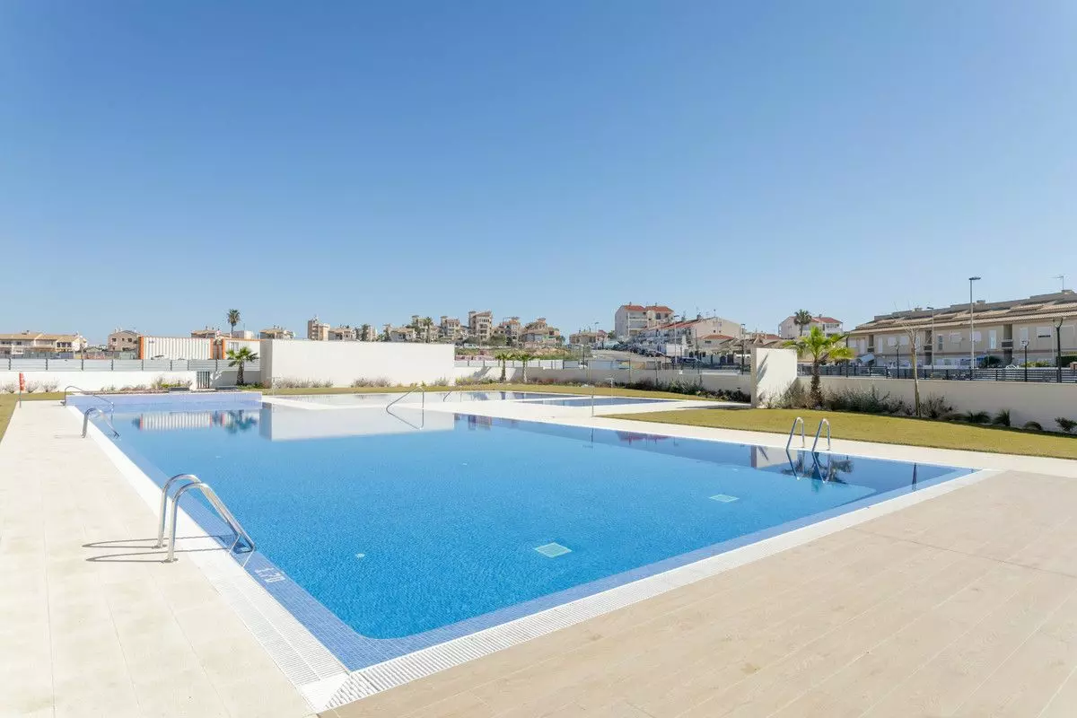 Apartment Of 96 M² In Torrevieja, Spain