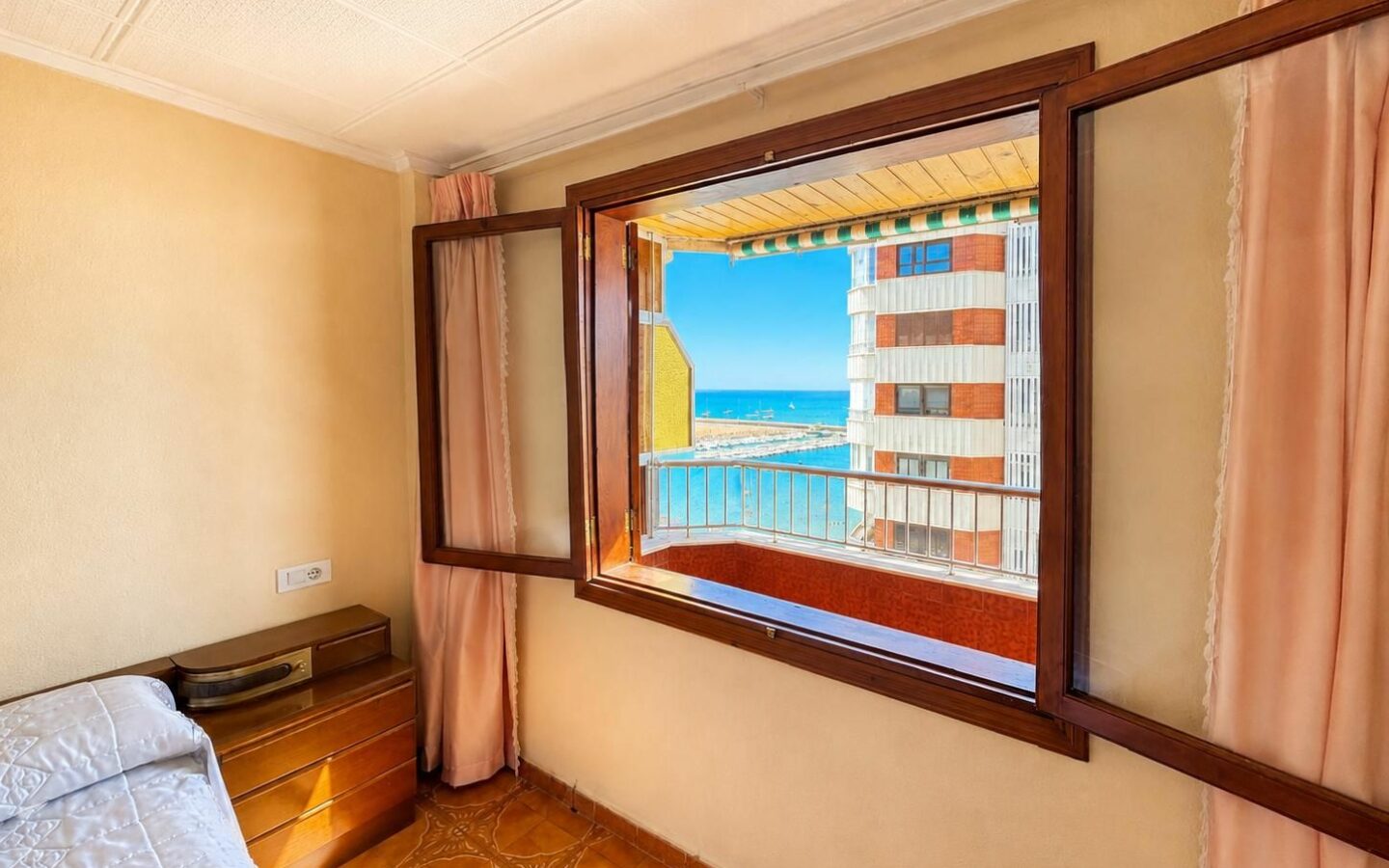 Apartment 100 M² In Torrevieja, Spain – Mediter Real Estate
