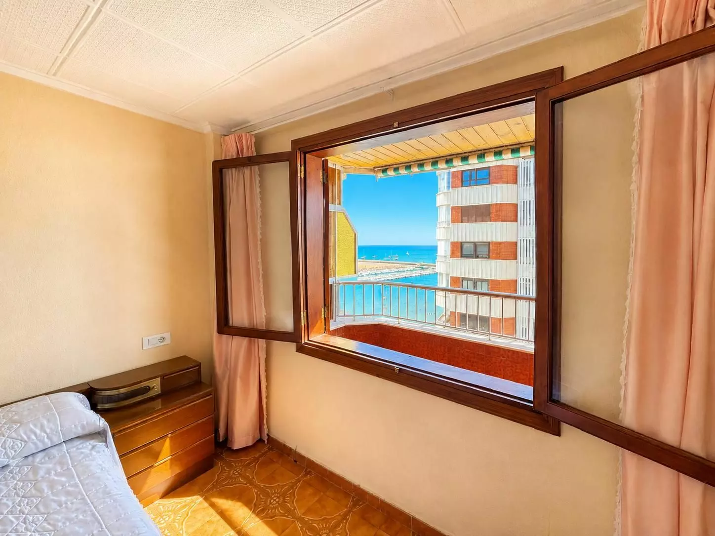 Apartment 100 M² In Torrevieja, Spain – Mediter Real Estate