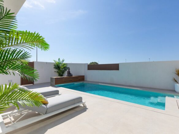 2-bedroom Villa In Los Alcázares, Spain (78 M²)