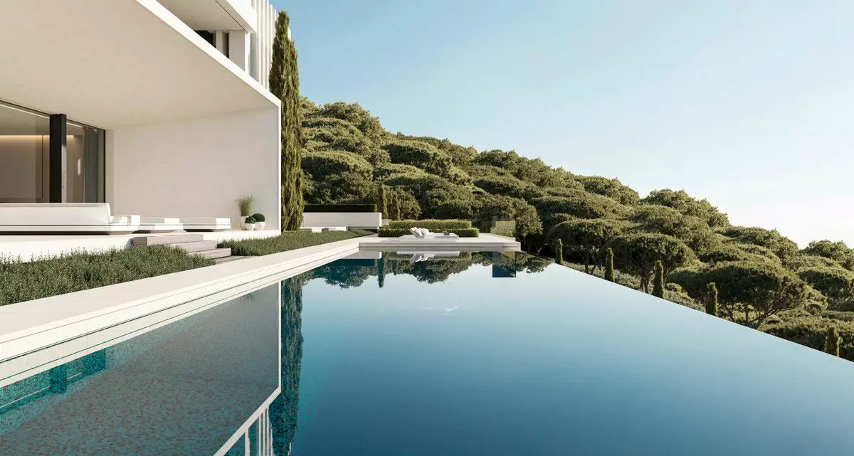 Villa Of 999 M² With Swimming Pool In Benahavis, Spain