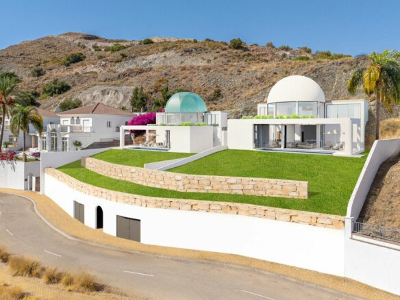3-bedroom Villa In Alhaurín El Grande, Spain (216 M²)