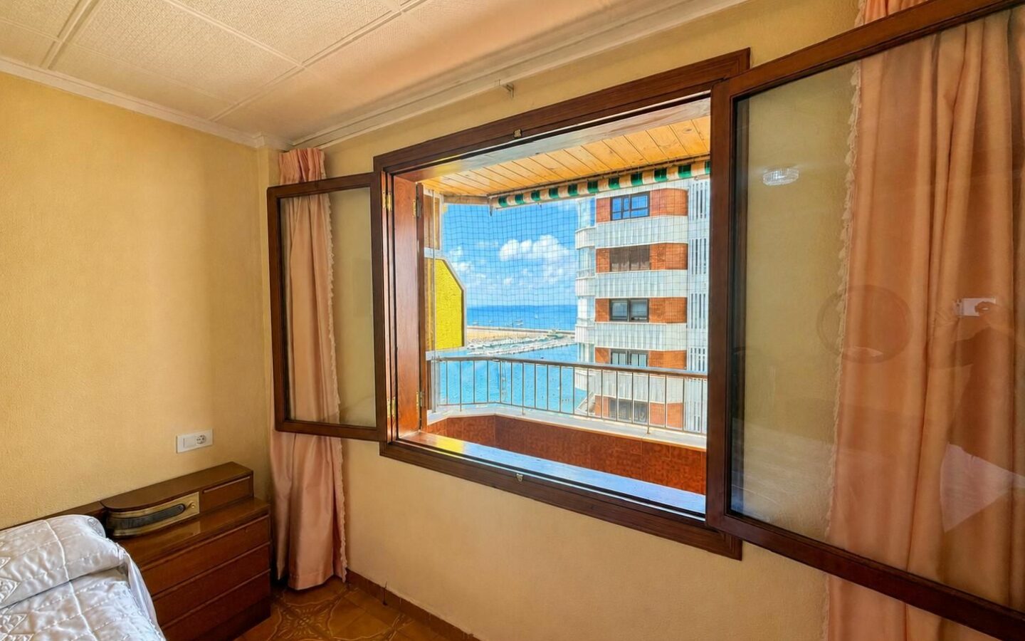 Apartment 100 M² In Torrevieja, Spain – Mediter Real Estate