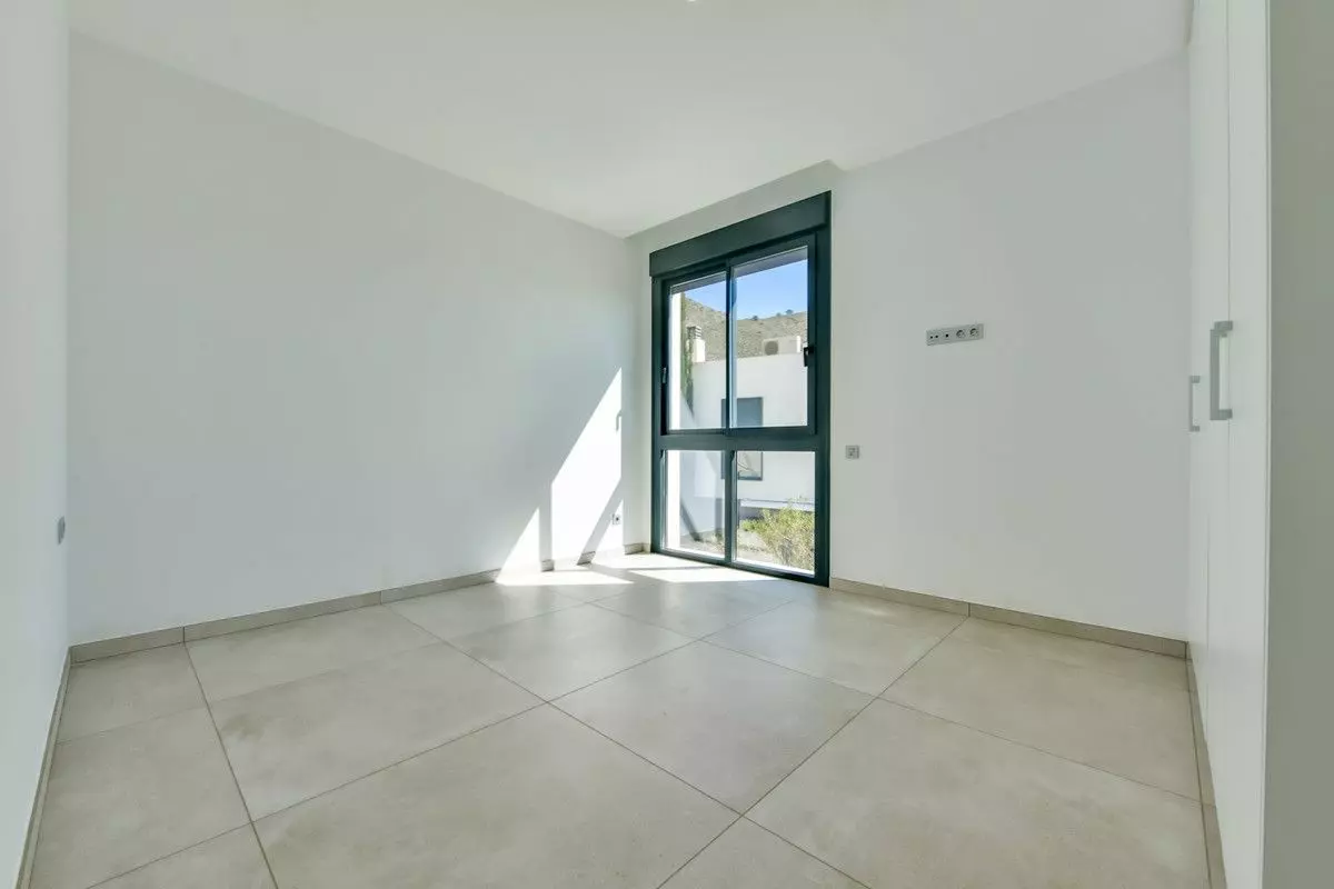 Villa Of 365 M² With Features In Finestrat, Spain