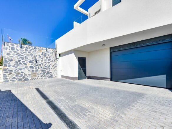 Villa Of 365 M² With Features In Finestrat, Spain