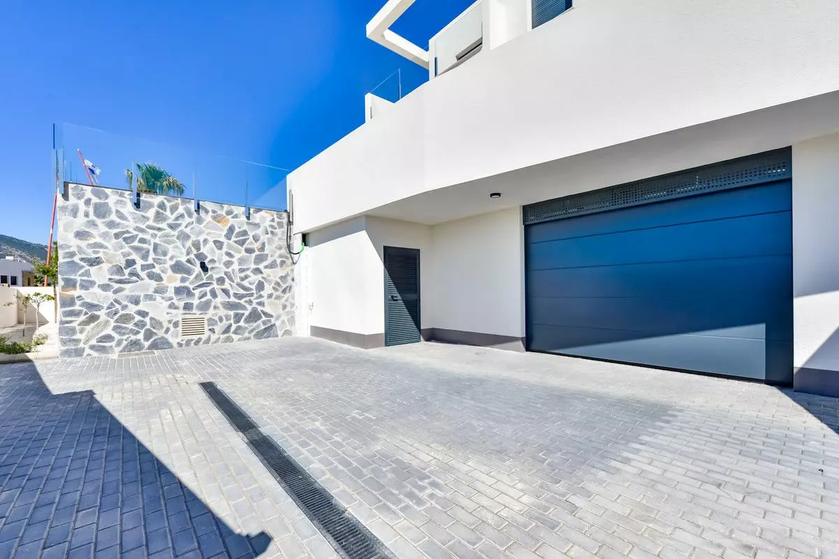 Villa Of 365 M² With Features In Finestrat, Spain