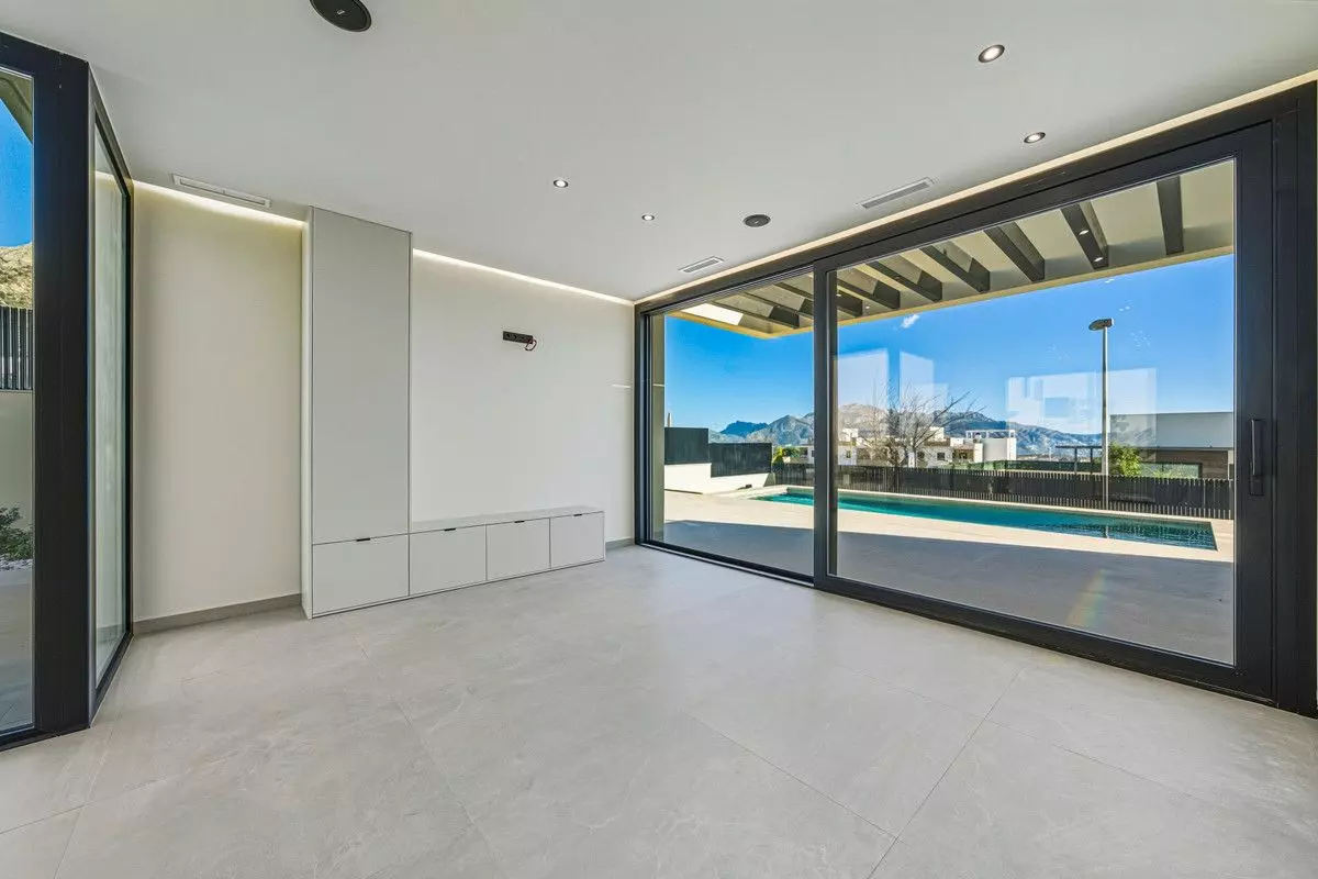 Villa Of 200 M² In La Nucía, Spain