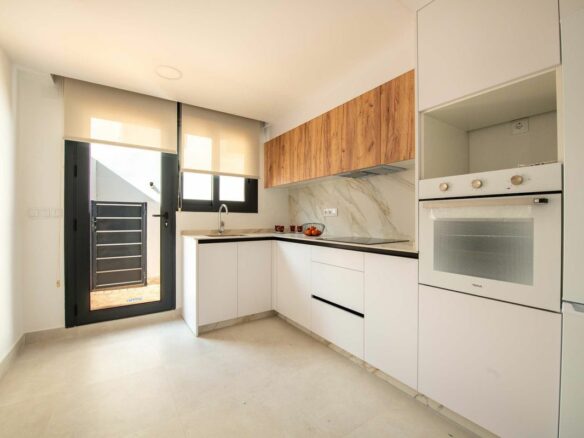 Villa Of 78 M² In Cox, Spain