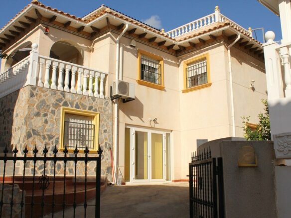 5-bedroom Villa In Orihuela Costa, Spain (178 M²)