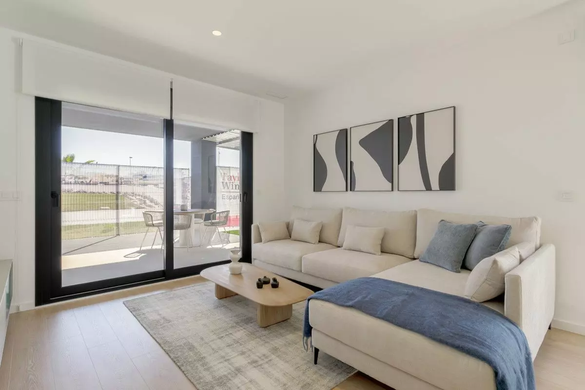 Apartment Of 96 M² In Torrevieja, Spain