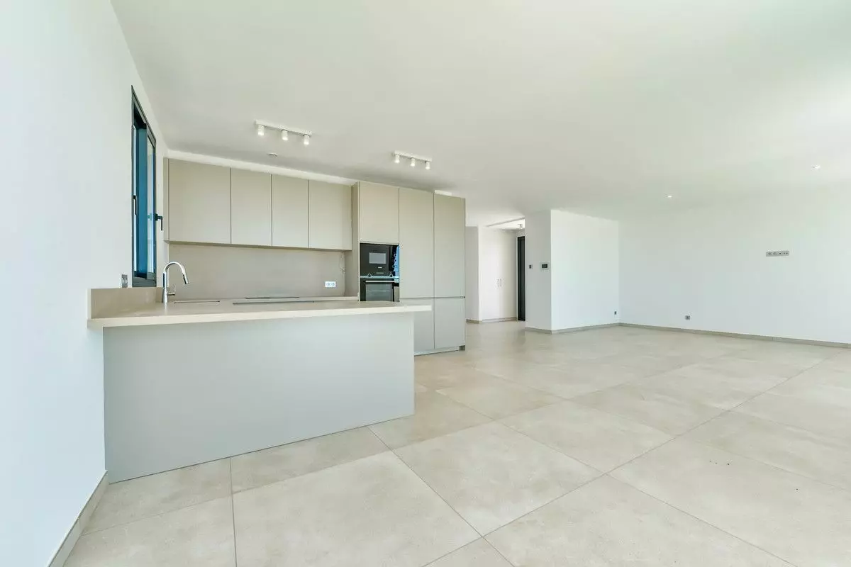 Villa Of 365 M² With Features In Finestrat, Spain