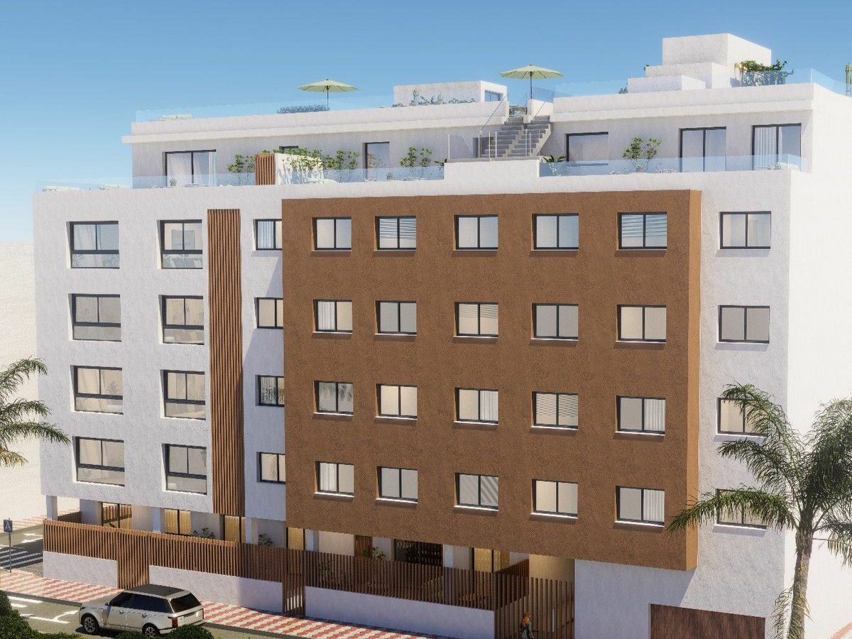Apartment Of 99 M² With Balcony In Roquetas De Mar