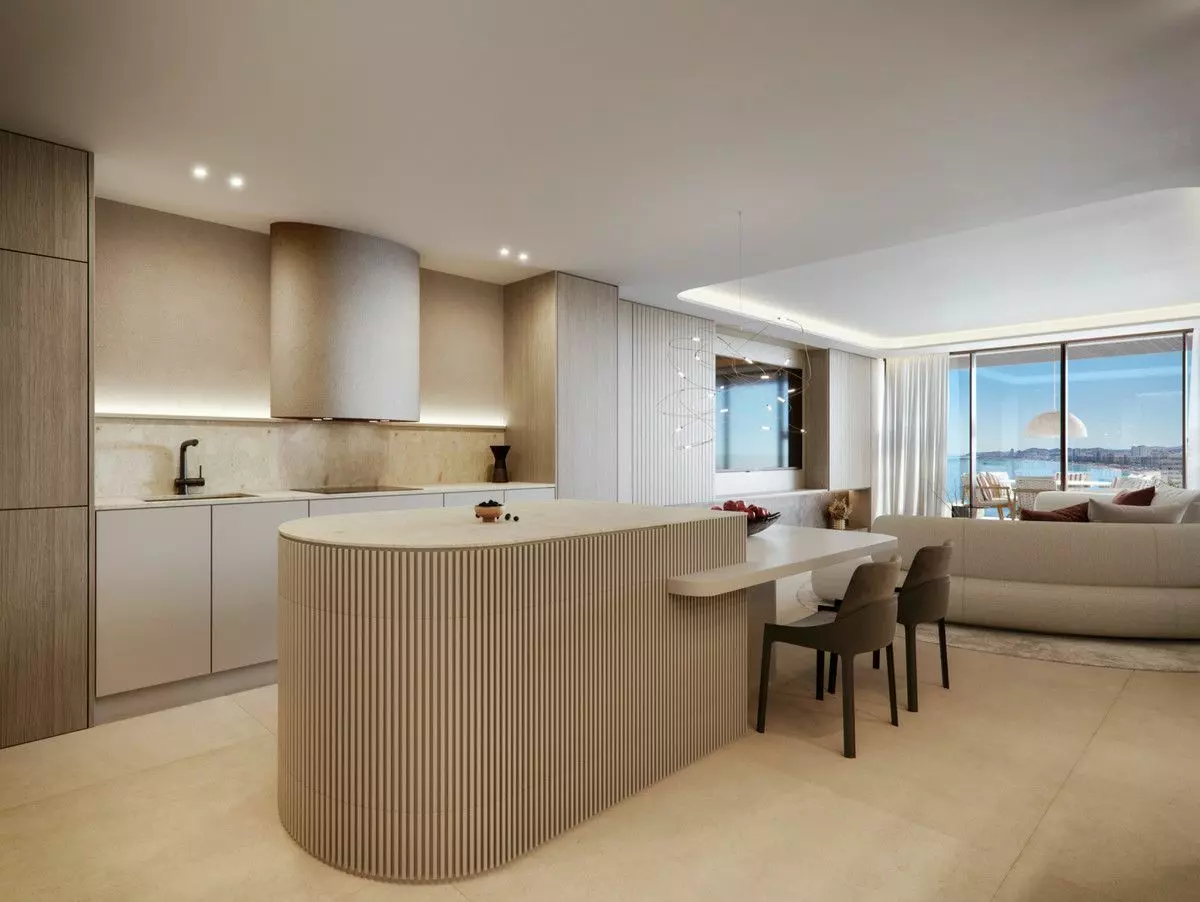 Apartment Of 170 M² In Fuengirola, Spain