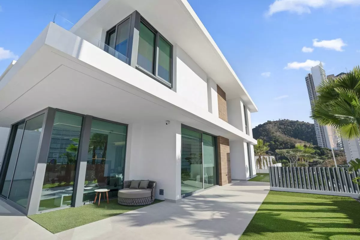 Villa Of 344 M² In Villajoyosa, Spain