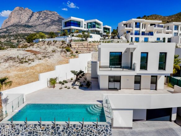 Villa Of 365 M² With Features In Finestrat, Spain