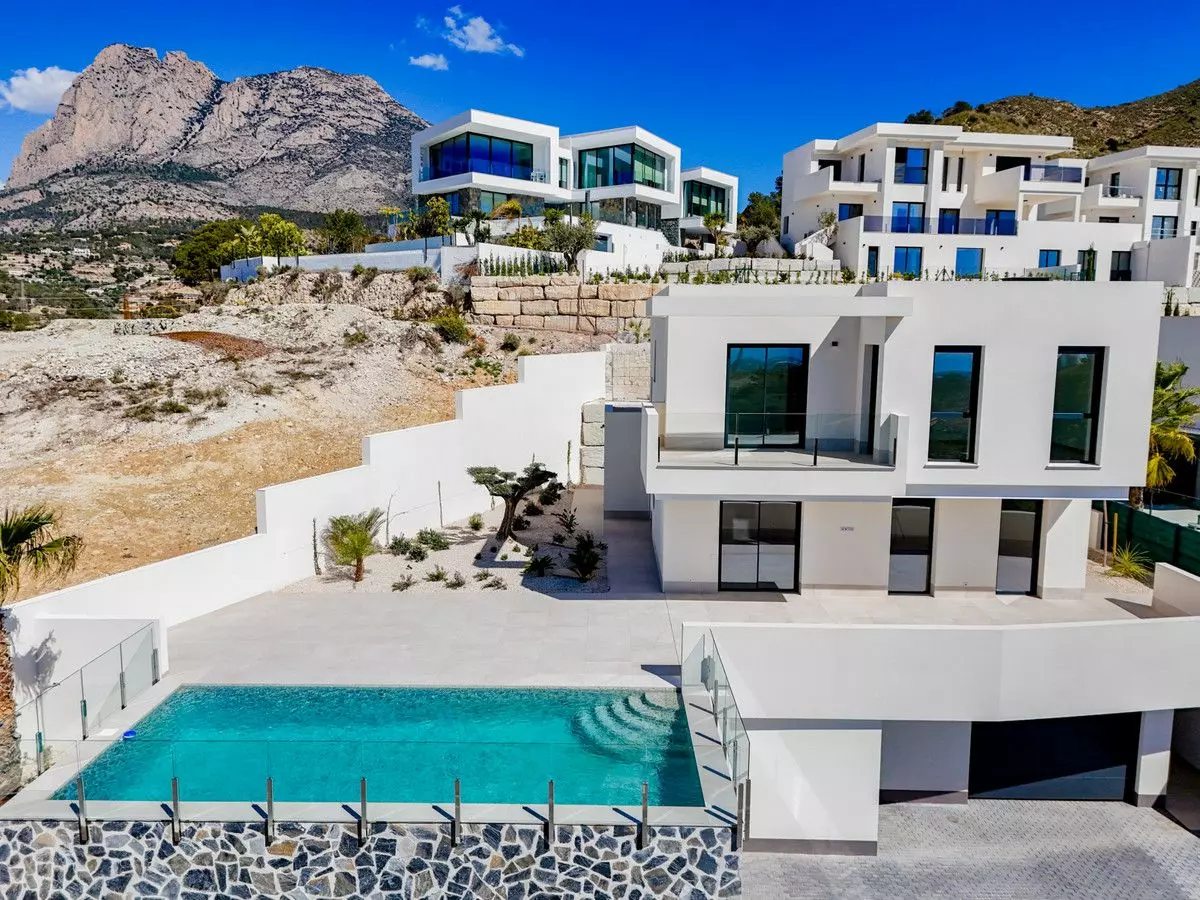Villa Of 365 M² With Features In Finestrat, Spain