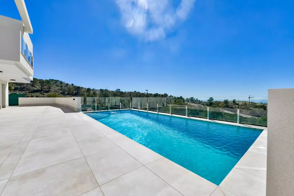Villa Of 365 M² With Features In Finestrat, Spain