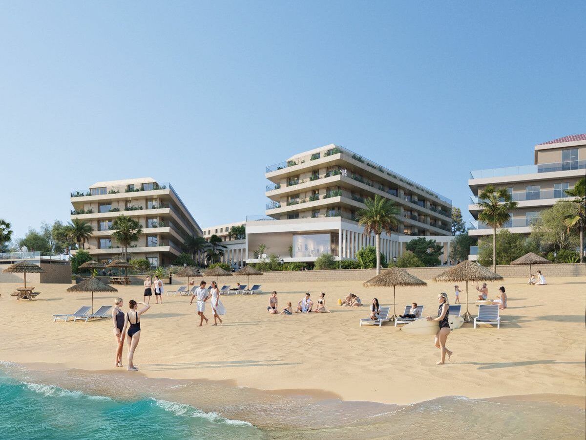 Apartment Of 150 M² With Sea Views In Manilva, Spain