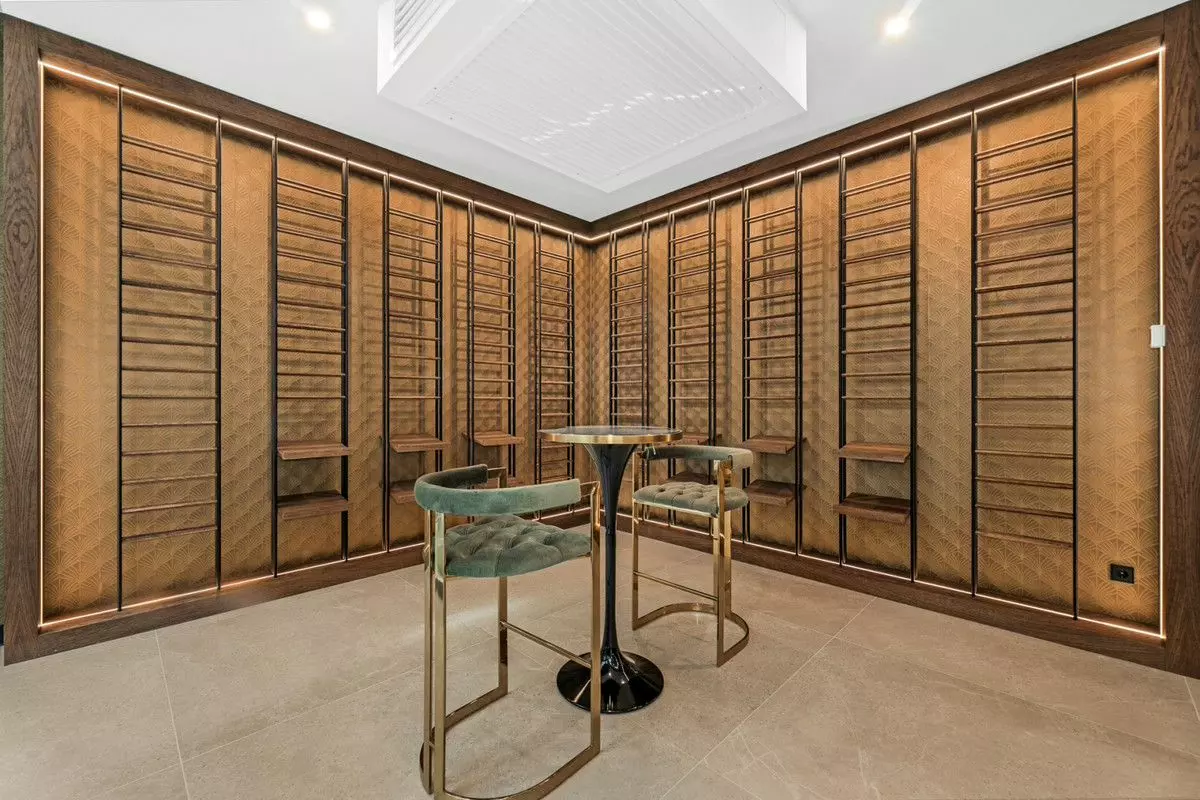 Villa Of 868 M² In Benahavis, Spain