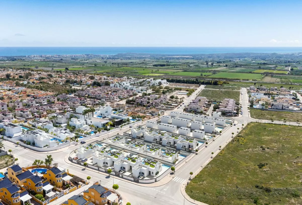 Villa 100 M² In San Fulgencio, Spain – Mediter Real Estate