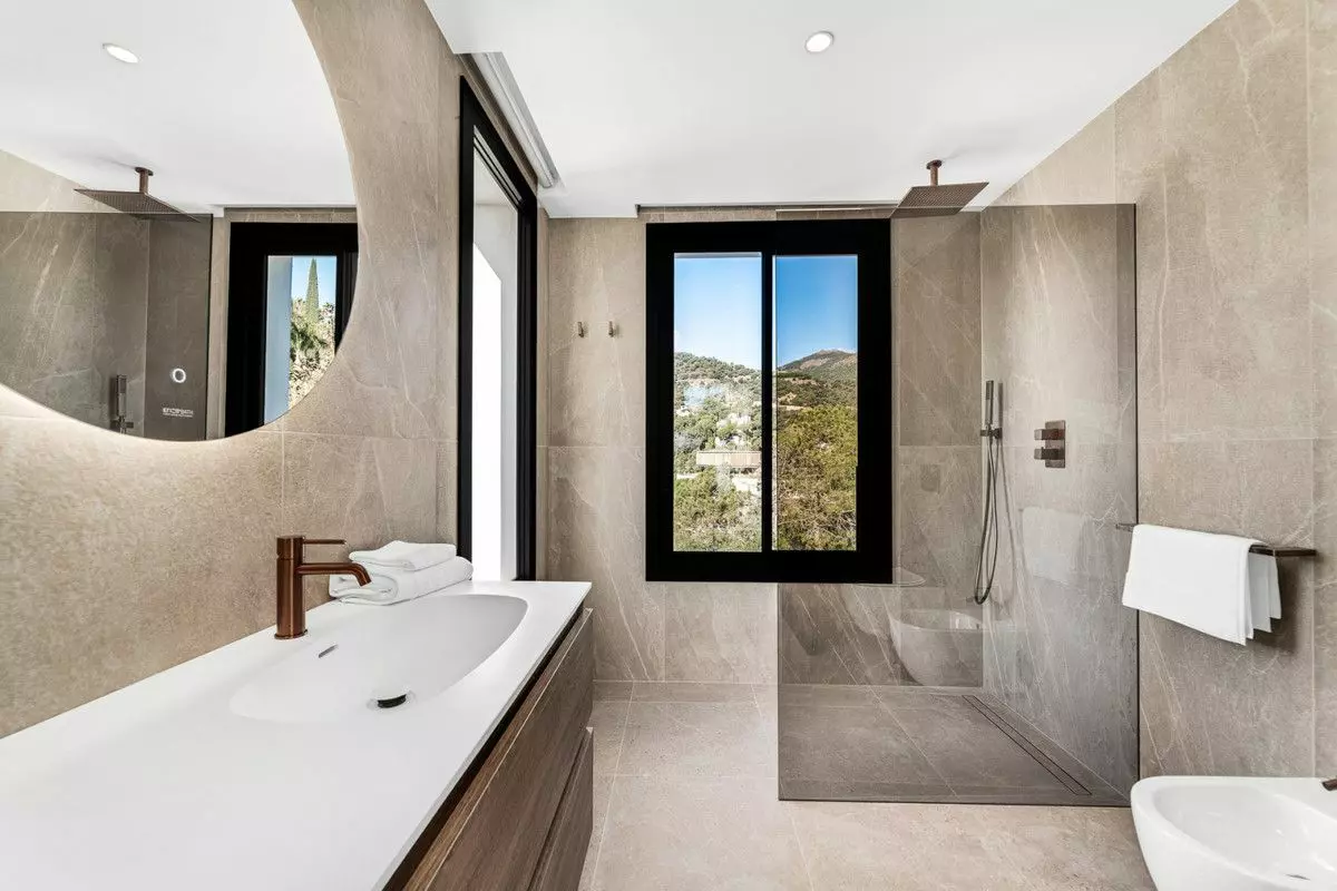 Villa Of 869 M² In Benahavis, Spain